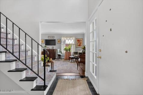 7 Spruce Court Delmar NY 12054