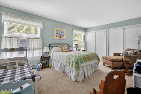 7 Spruce Court Delmar NY 12054