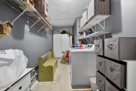 7 Spruce Court Delmar NY 12054