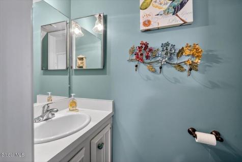 7 Spruce Court Delmar NY 12054
