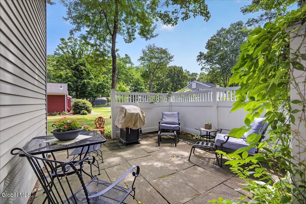 7 Spruce Court Delmar NY 12054