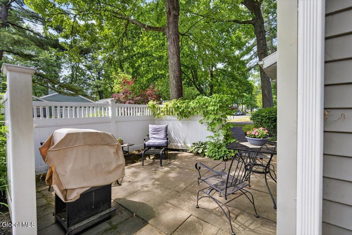 7 Spruce Court Delmar NY 12054