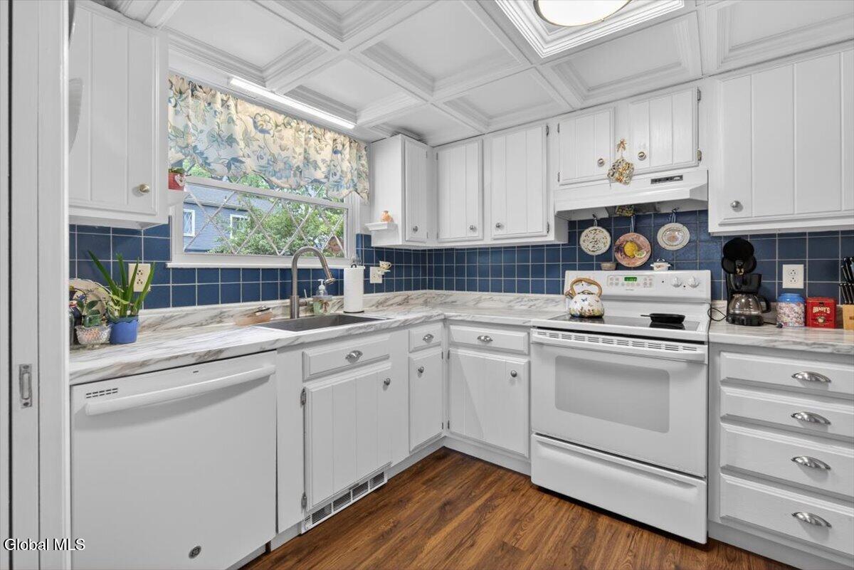 7 Spruce Court Delmar NY 12054