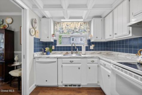 7 Spruce Court Delmar NY 12054