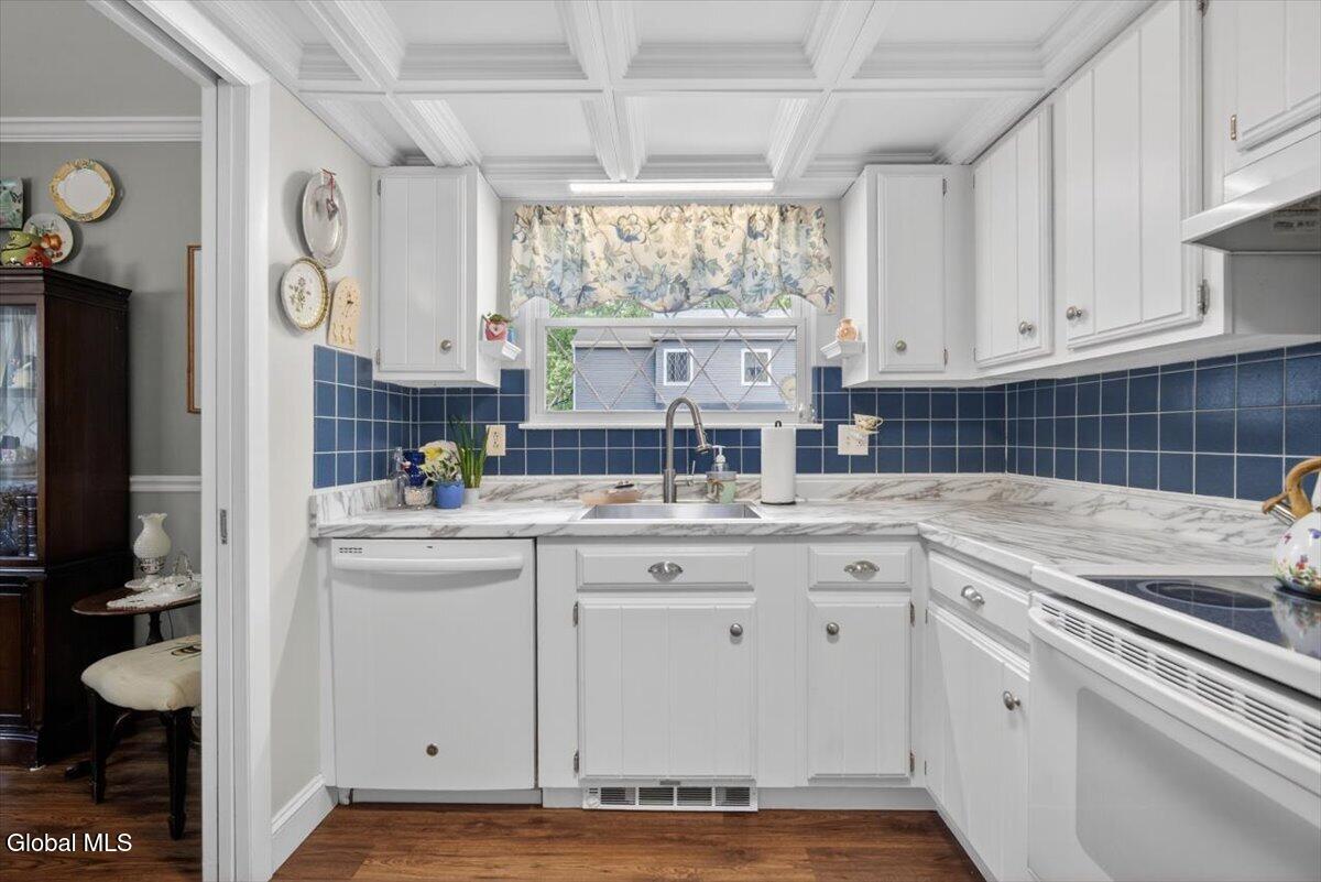 7 Spruce Court Delmar NY 12054