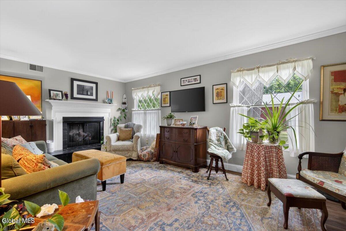 7 Spruce Court Delmar NY 12054