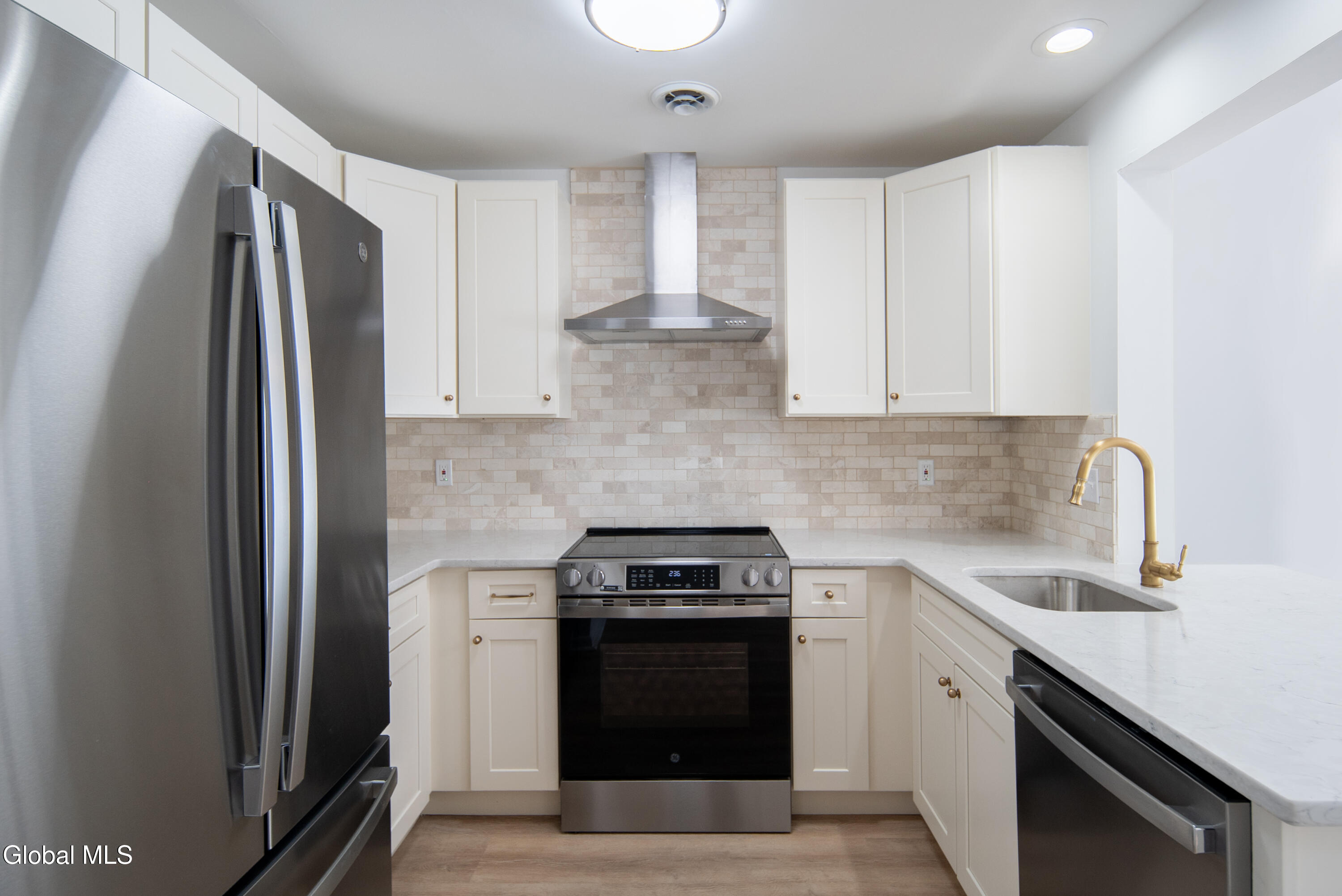 29 Surrey Hill Drive Latham NY 12110