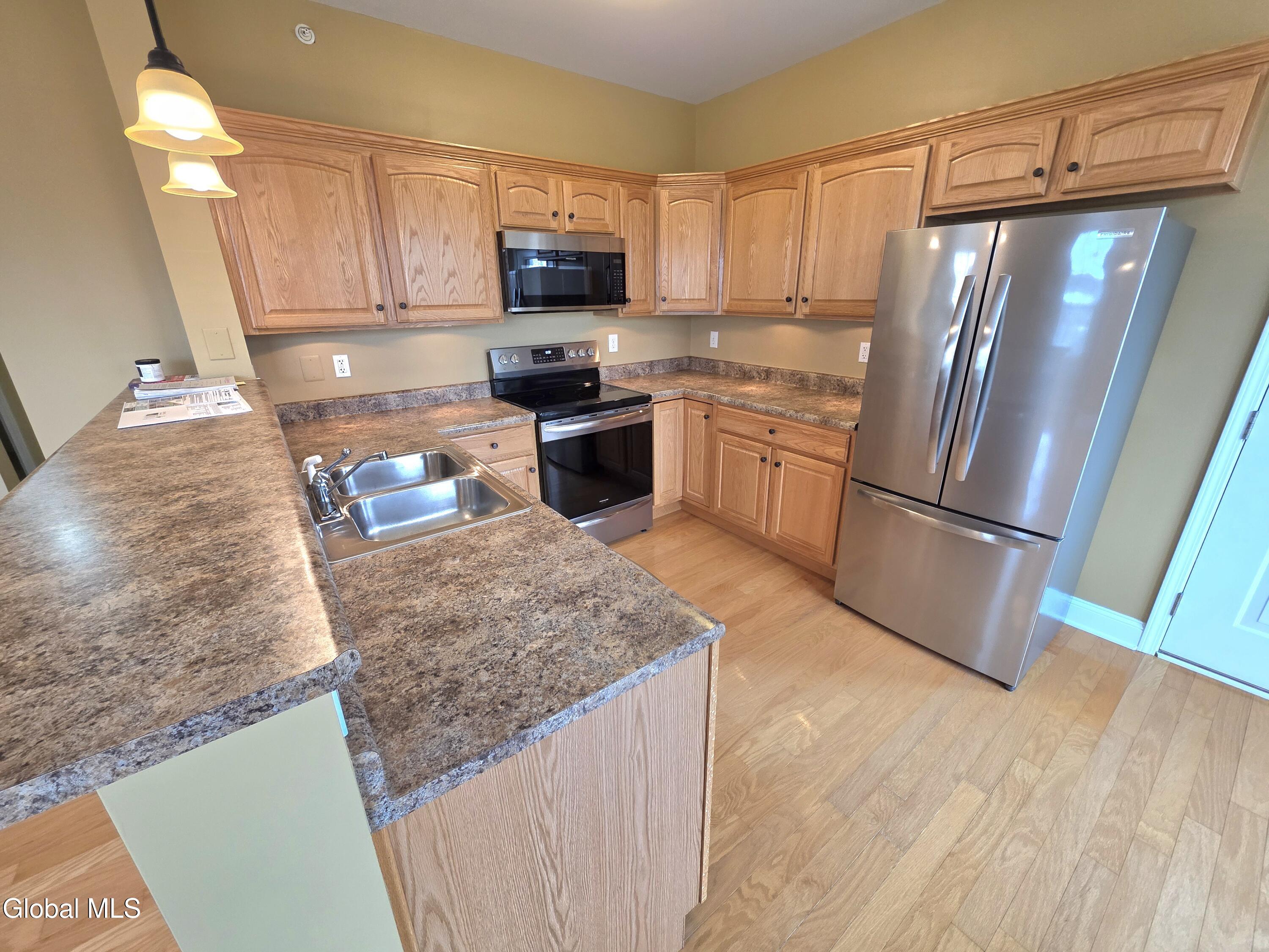 208 N Ridge Troy NY 12182