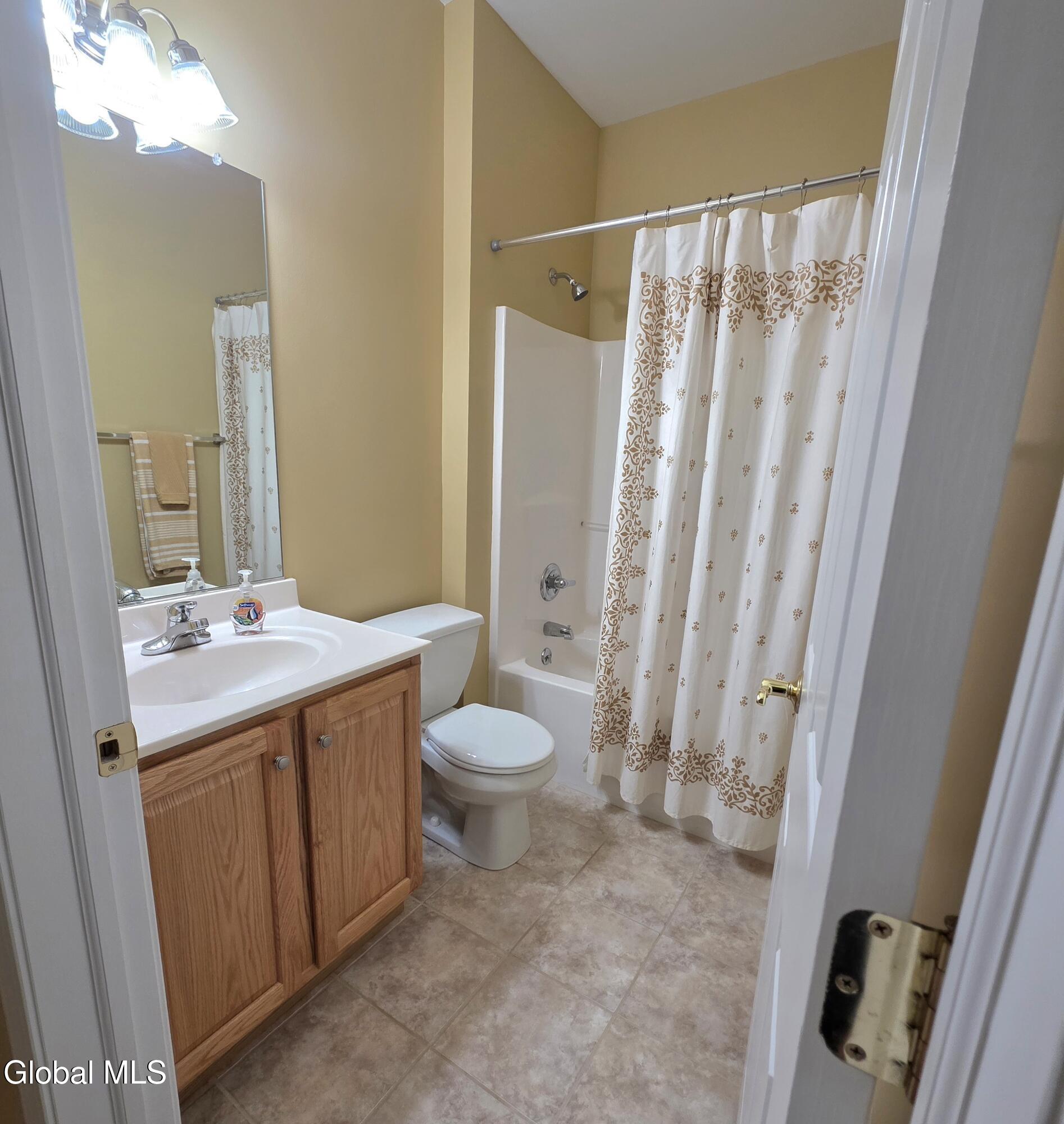 208 N Ridge Troy NY 12182