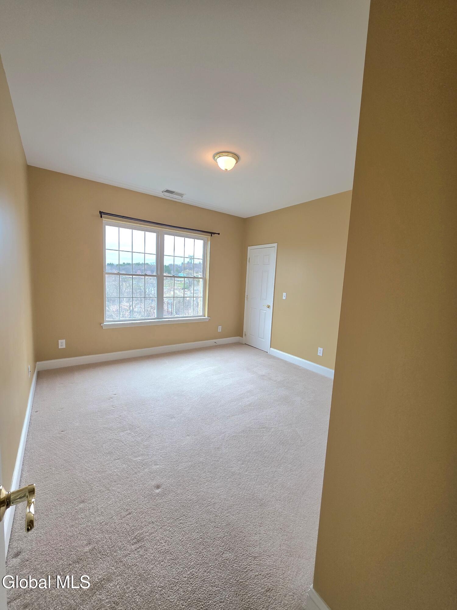 208 N Ridge Troy NY 12182