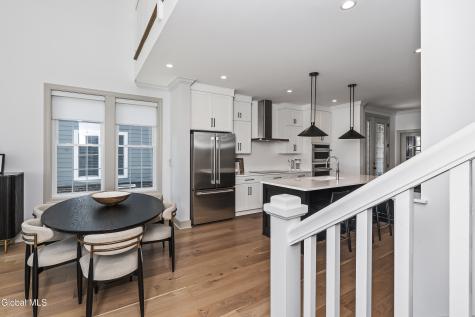 8 Cambridge Way Latham NY 12110