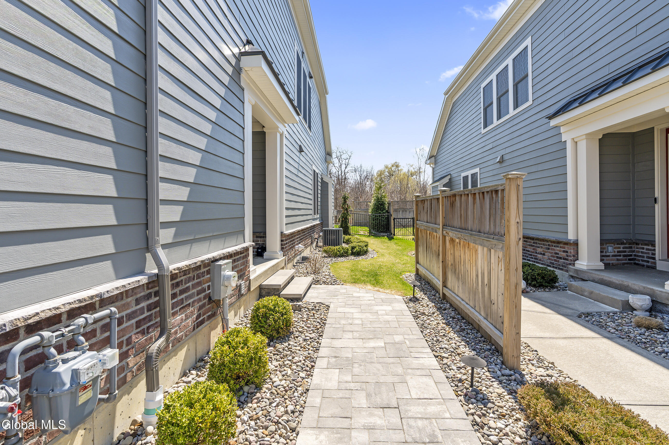 8 Cambridge Way Latham NY 12110