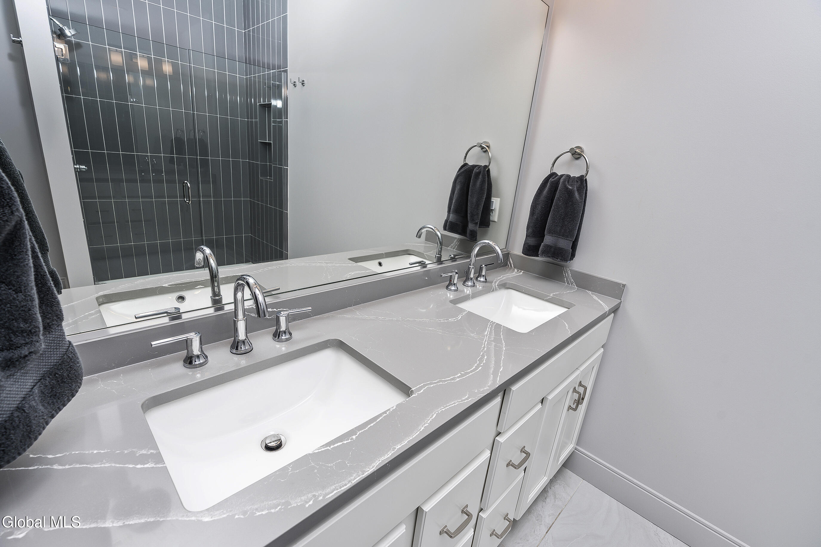 8 Cambridge Way Latham NY 12110