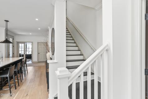8 Cambridge Way Latham NY 12110