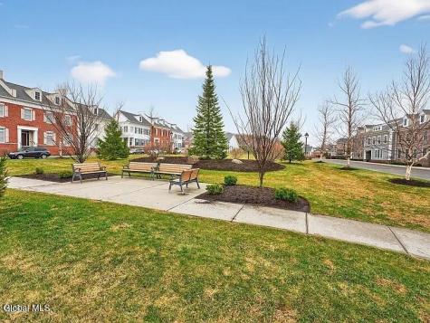 8 Cambridge Way Latham NY 12110