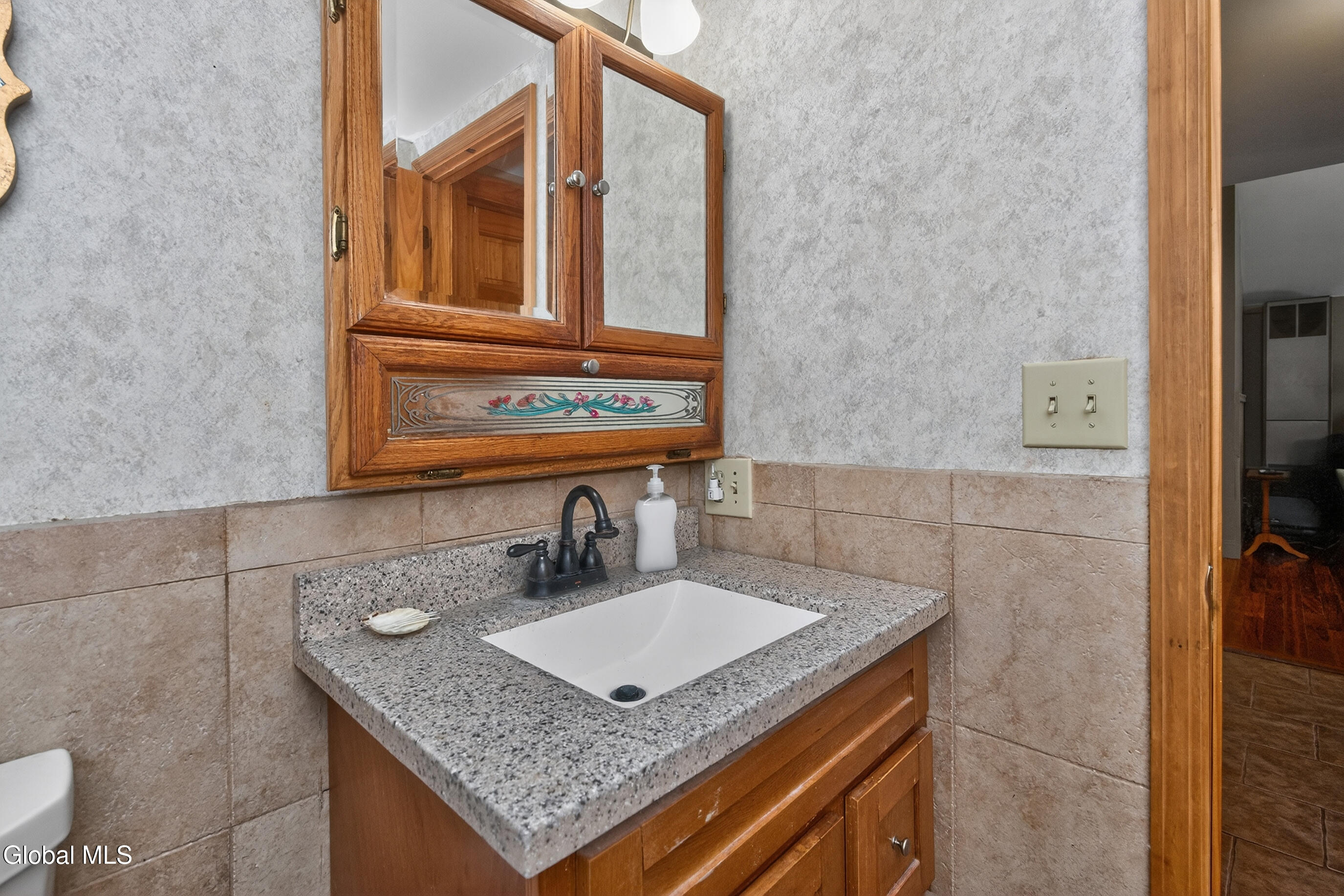 28 Thimbleberry Road Malta NY 12020