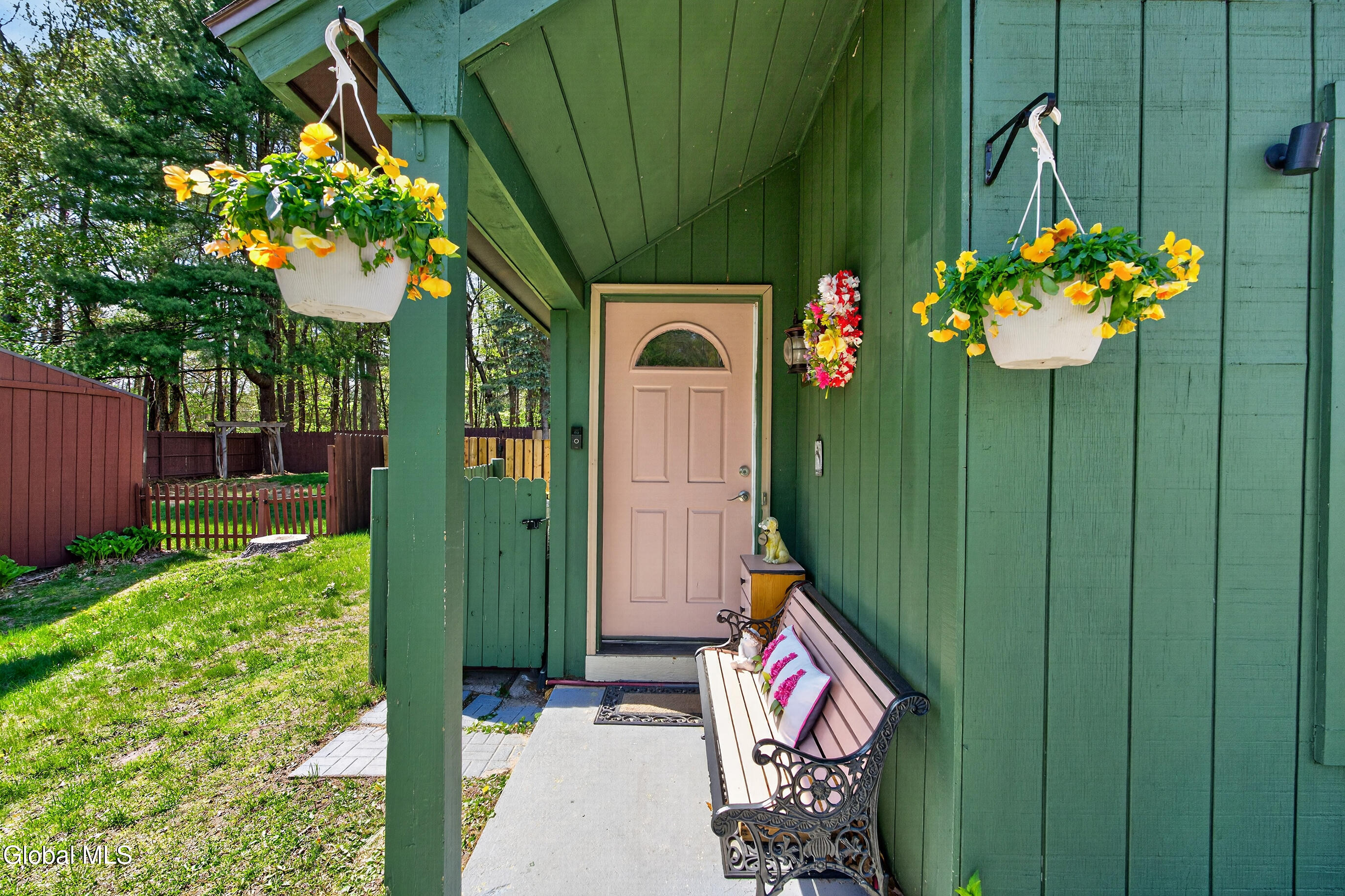 28 Thimbleberry Road Malta NY 12020