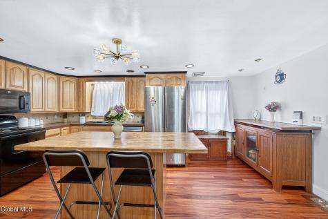 28 Thimbleberry Road Malta NY 12020