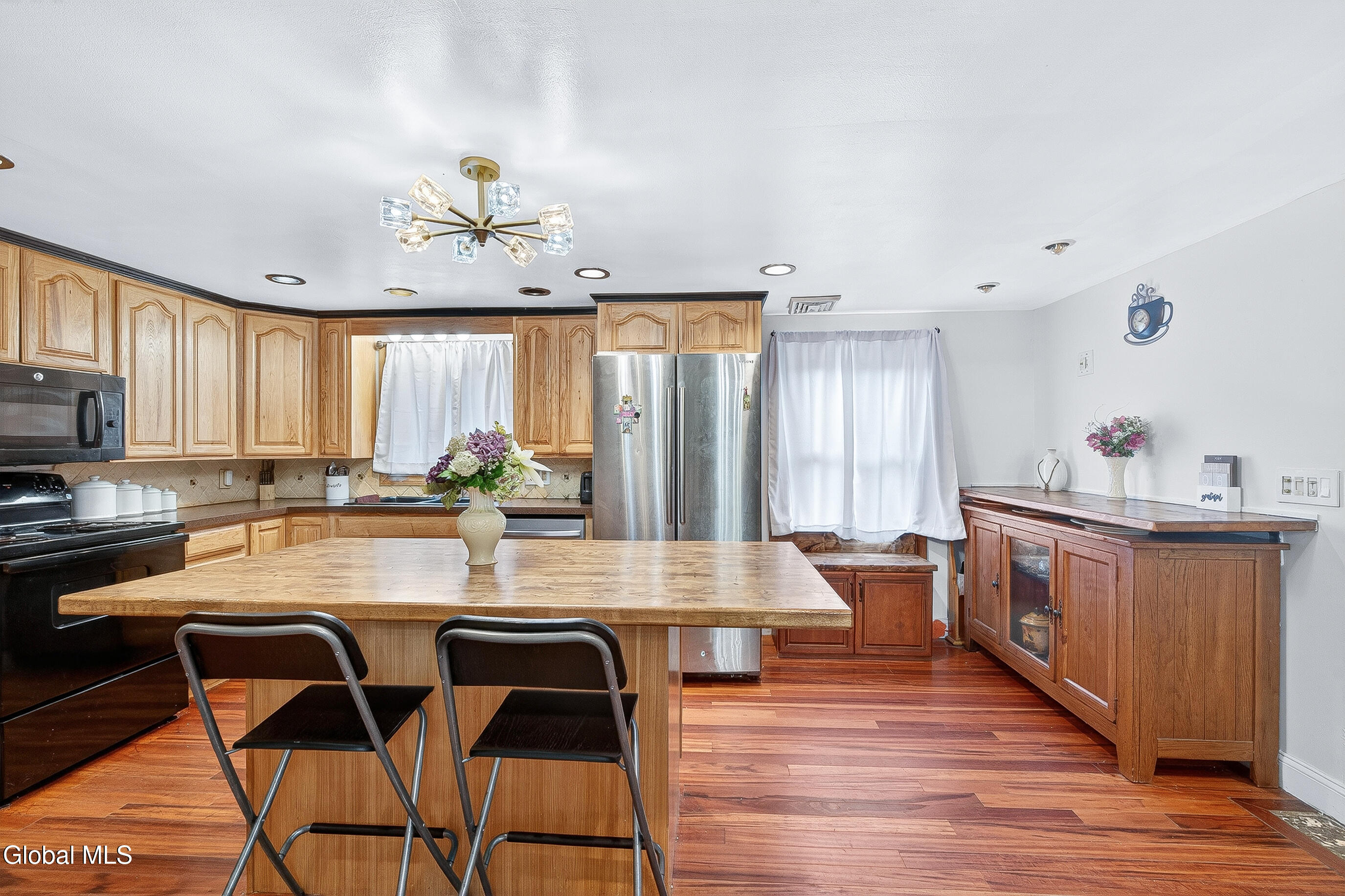 28 Thimbleberry Road Malta NY 12020