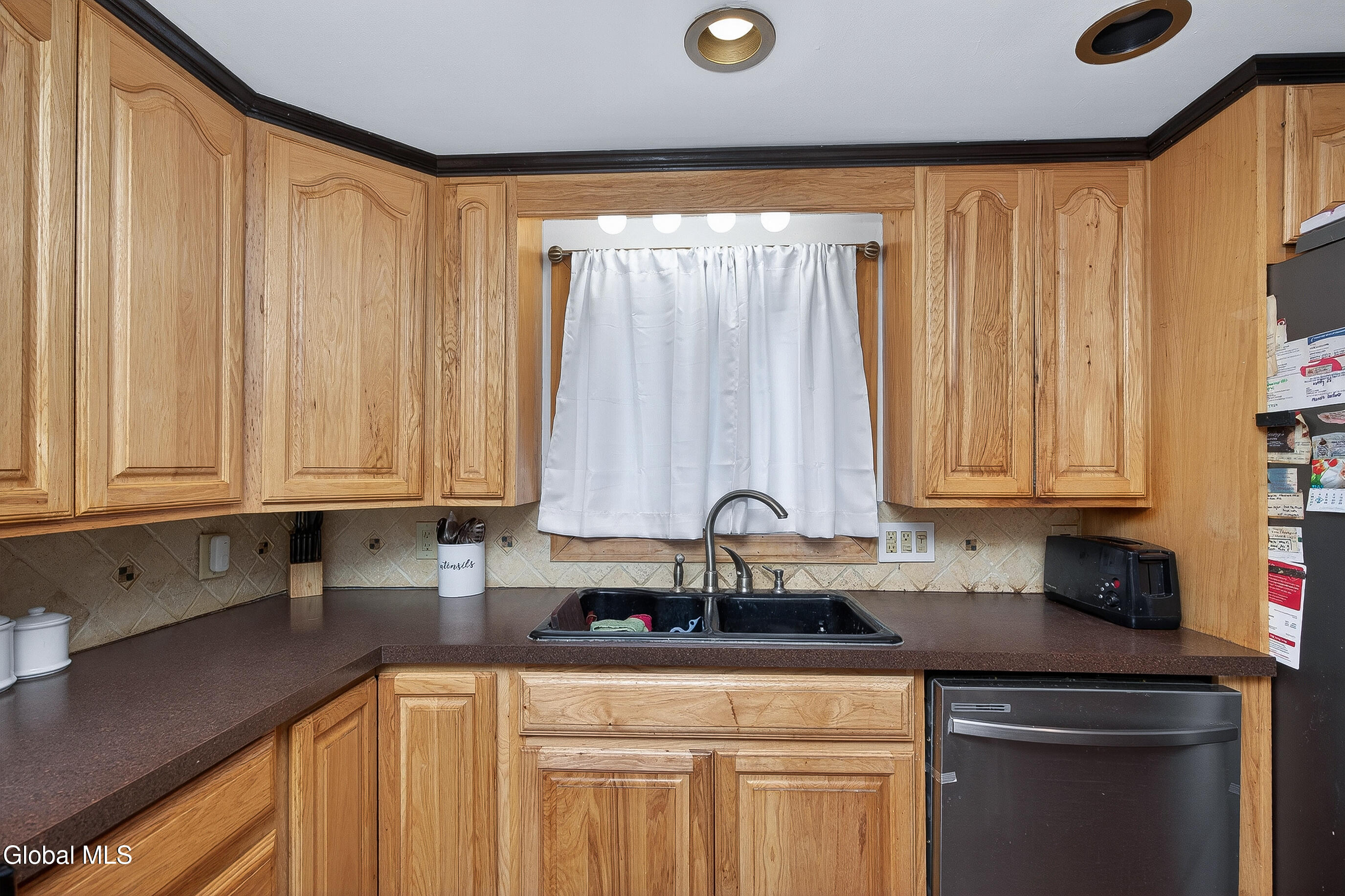 28 Thimbleberry Road Malta NY 12020