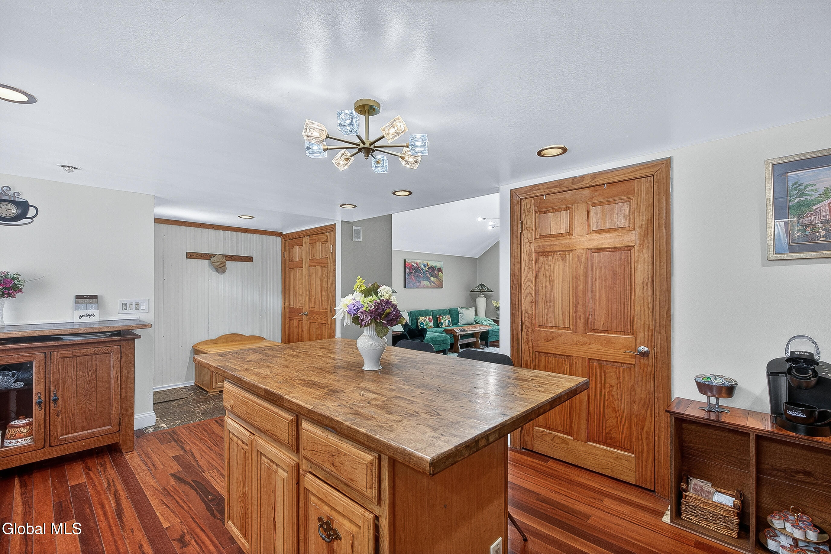 28 Thimbleberry Road Malta NY 12020