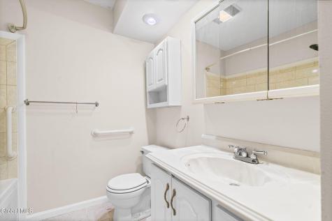 184 Cedarview Lane Watervliet NY 12189