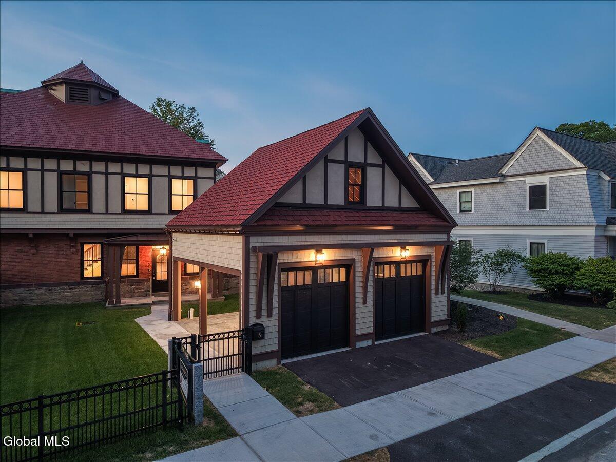 122 Regent Street Saratoga Springs NY 12866