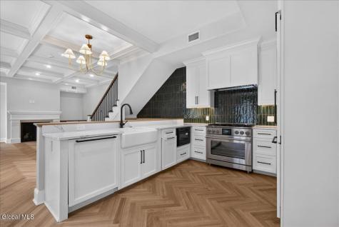 122 Regent Street Saratoga Springs NY 12866