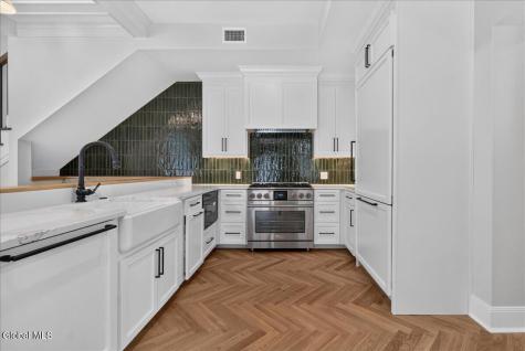 122 Regent Street Saratoga Springs NY 12866