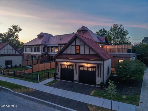 122 Regent Street Saratoga Springs NY 12866