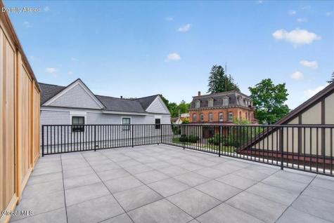 122 Regent Street Saratoga Springs NY 12866