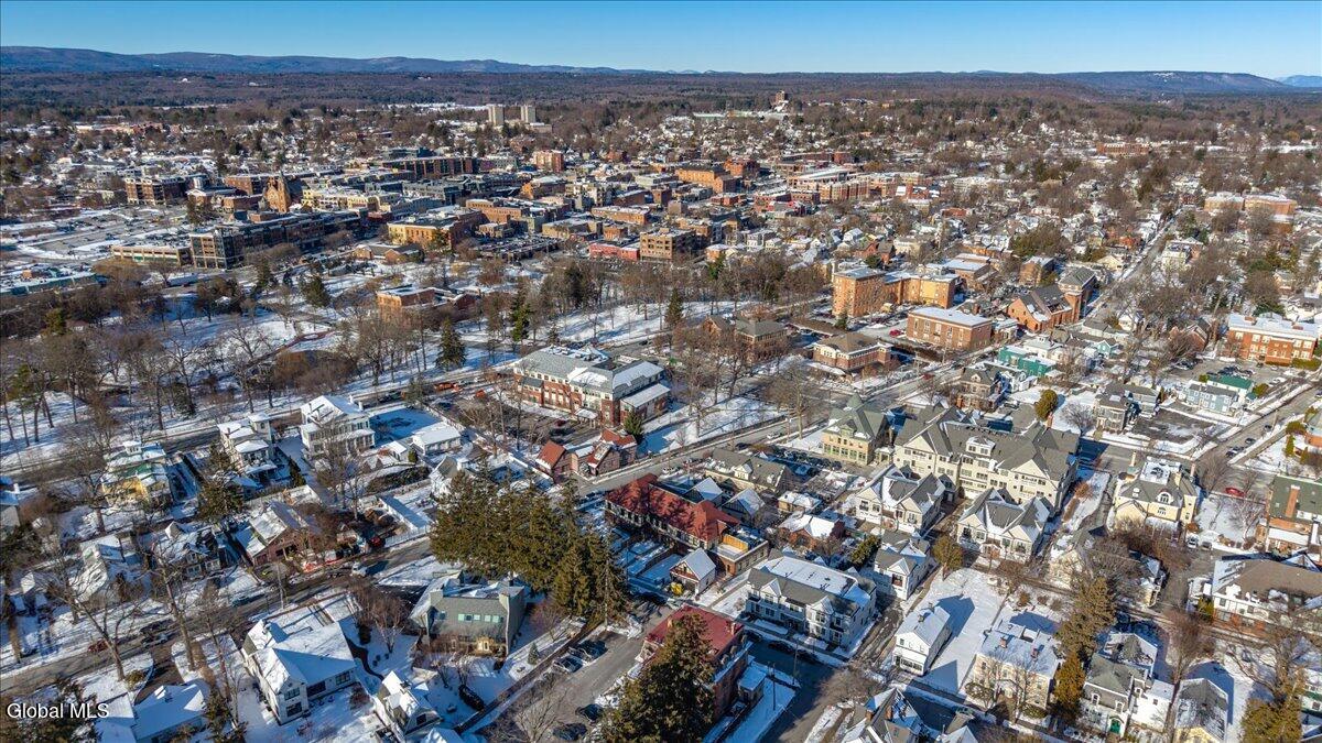 122 Regent Street Saratoga Springs NY 12866