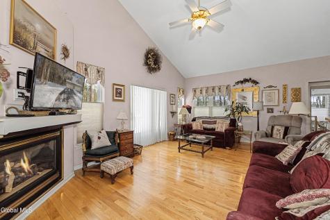 3 Donegal Way Saratoga Springs NY 12866