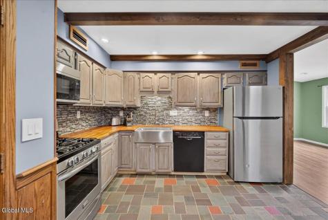 9C La Costa Drive Clifton Park NY 12065