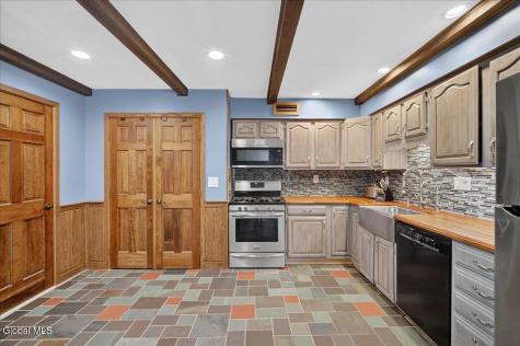 9C La Costa Drive Clifton Park NY 12065