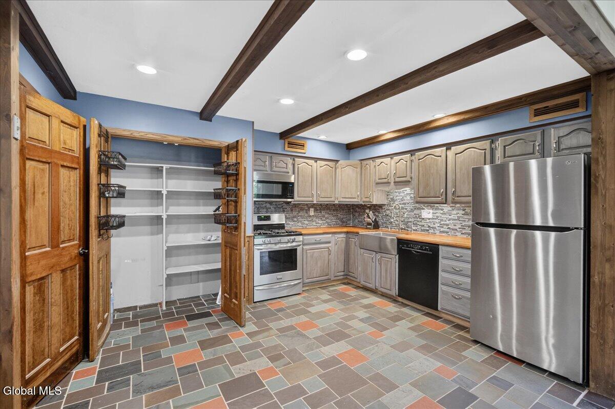 9C La Costa Drive Clifton Park NY 12065