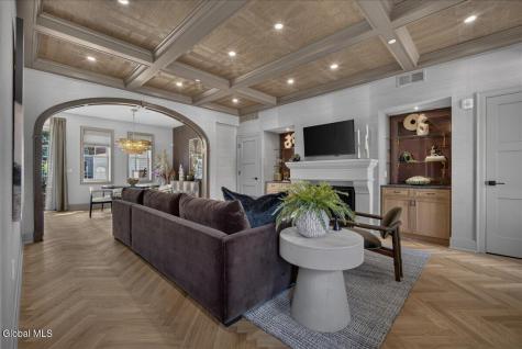 122 Regent Street Saratoga Springs NY 12866
