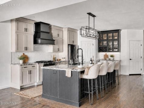22 Stacey Way Troy NY 12180