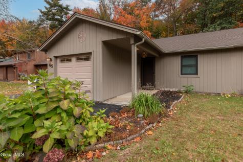 65 Arrow Wood Place Malta NY 12020