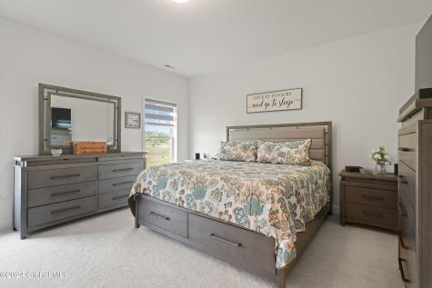 17 Wardley Circle Cohoes NY 12047