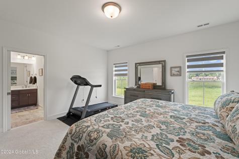 17 Wardley Circle Cohoes NY 12047