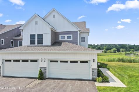 17 Wardley Circle Cohoes NY 12047