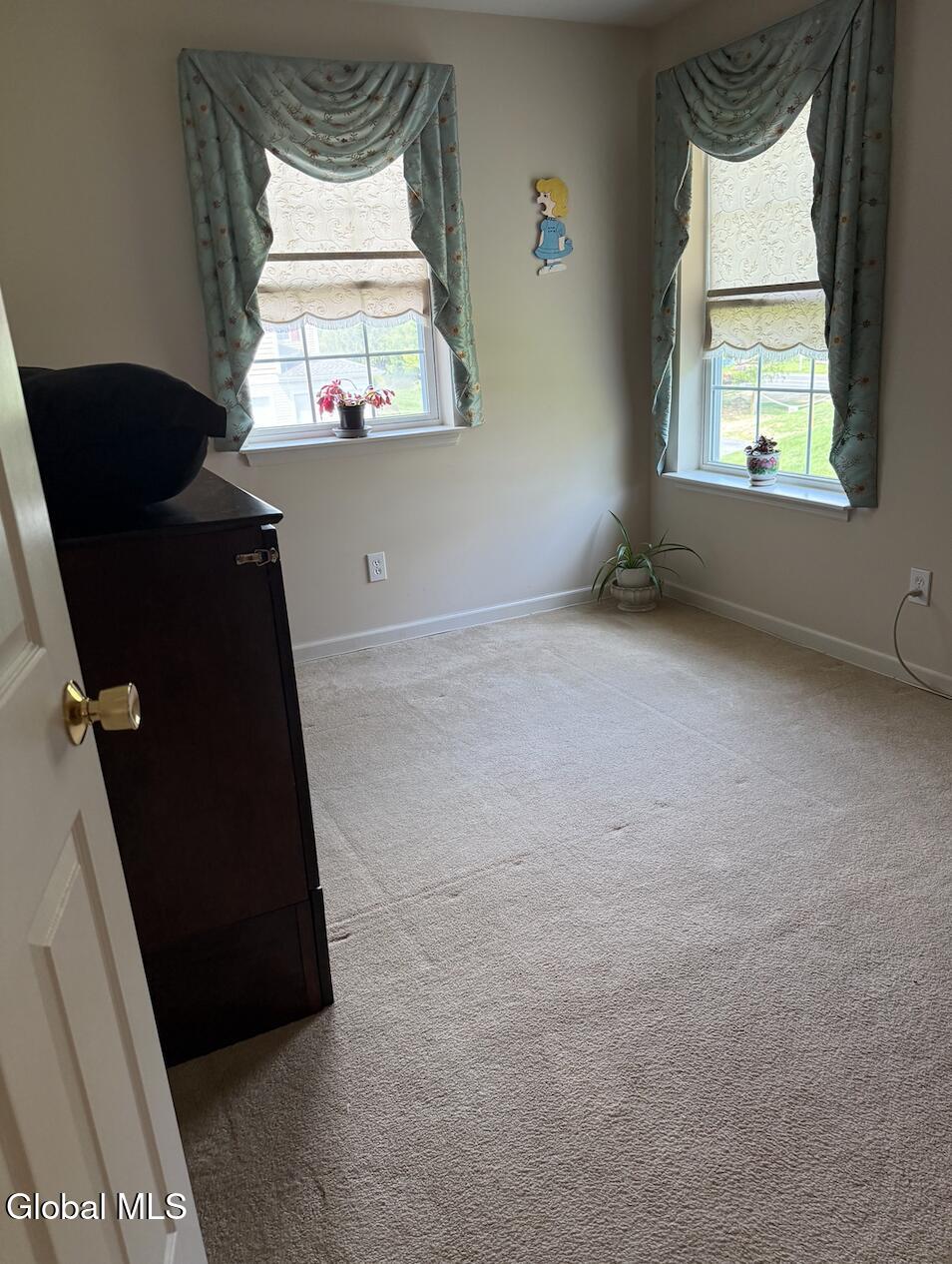 312 Willow Court Amsterdam NY 12010
