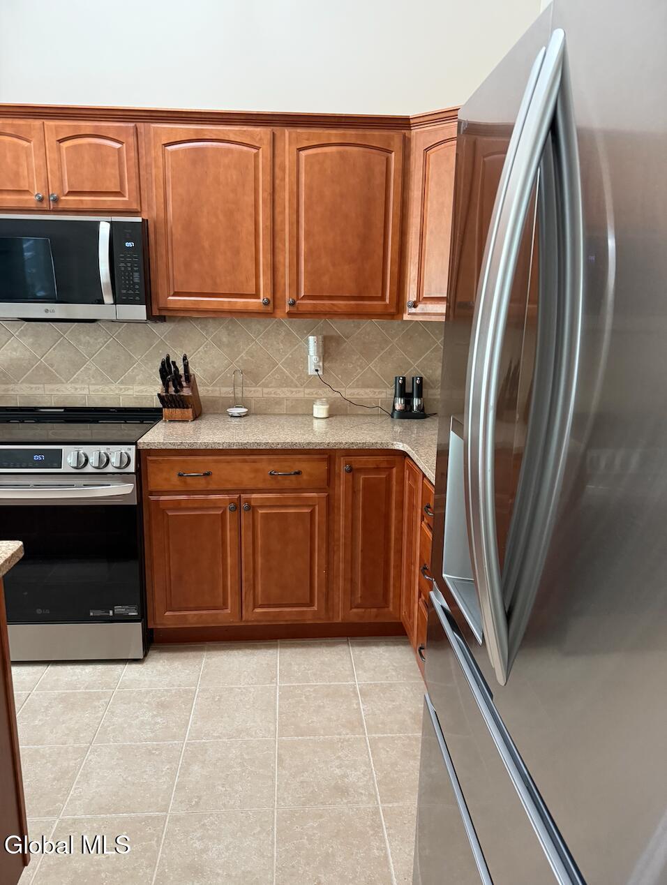312 Willow Court Amsterdam NY 12010