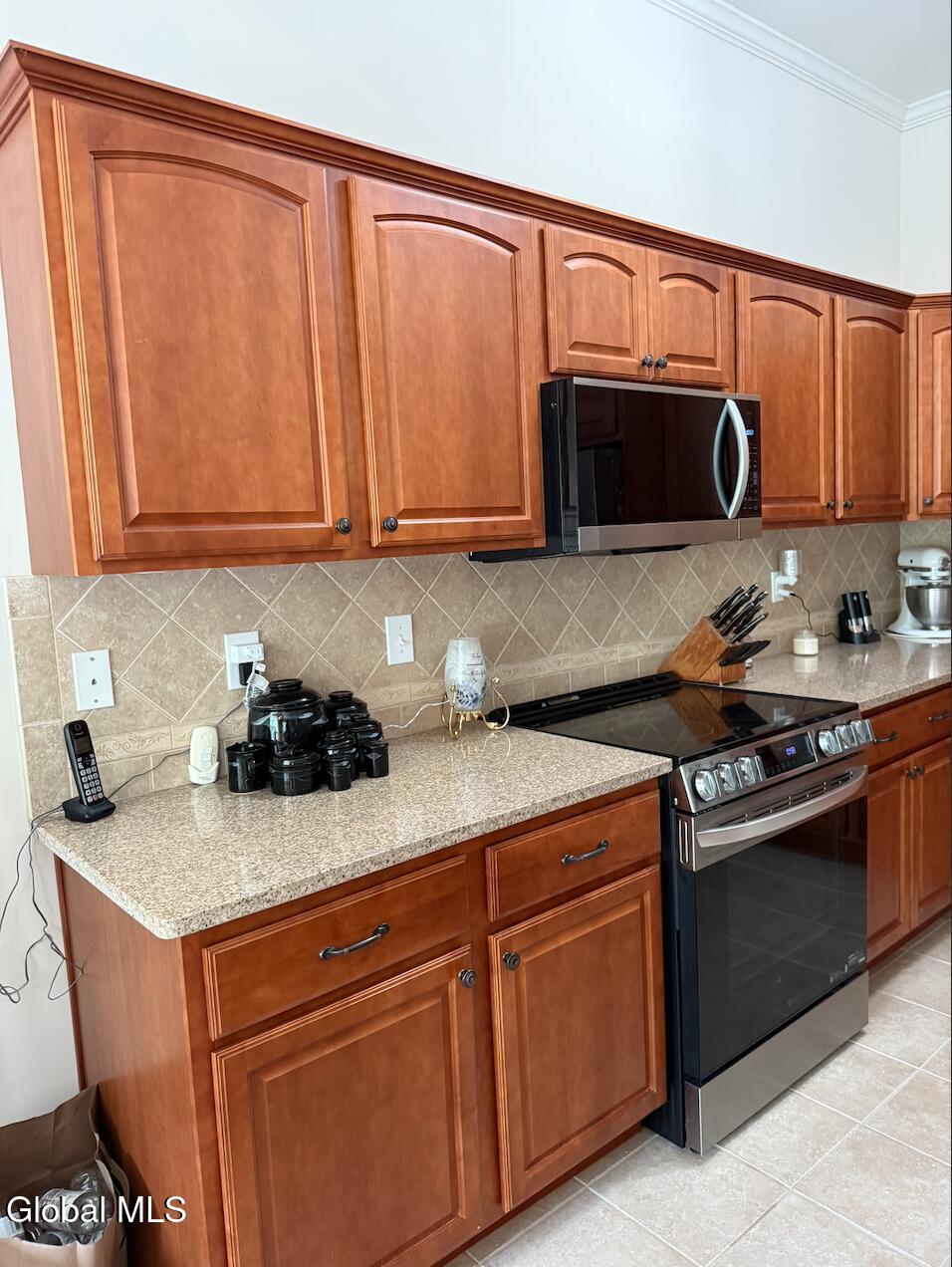 312 Willow Court Amsterdam NY 12010