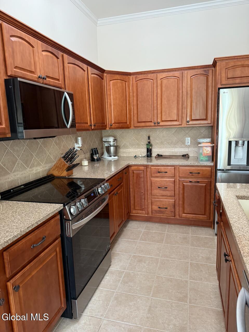 312 Willow Court Amsterdam NY 12010
