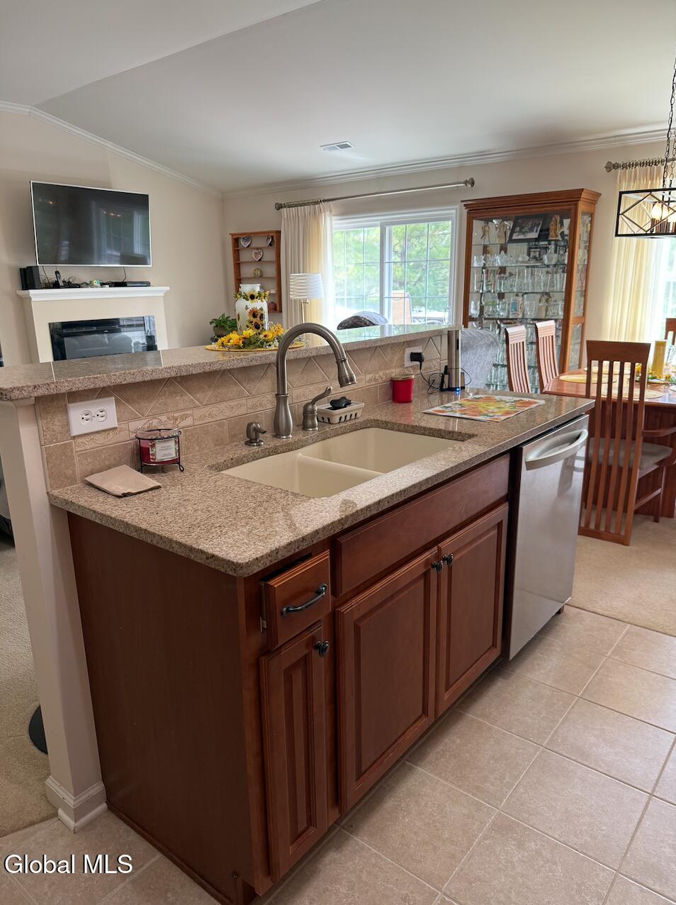 312 Willow Court Amsterdam NY 12010