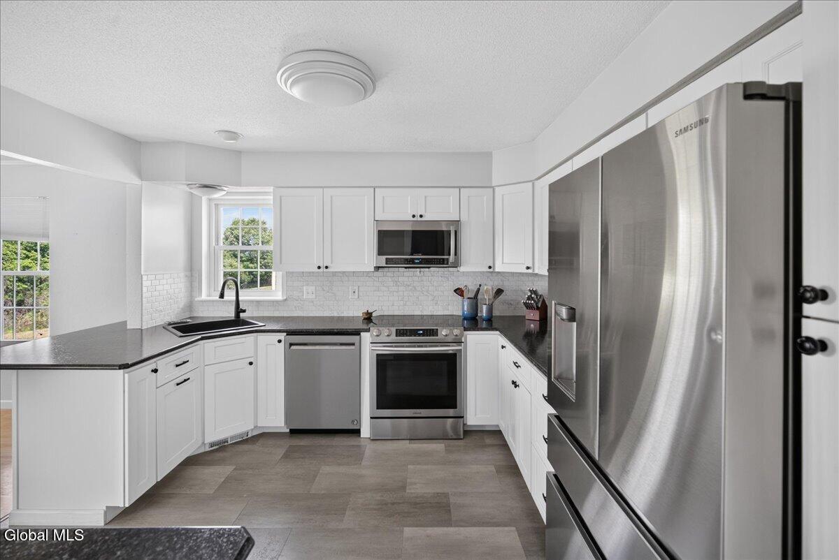 3 Highpointe Drive Troy NY 12182