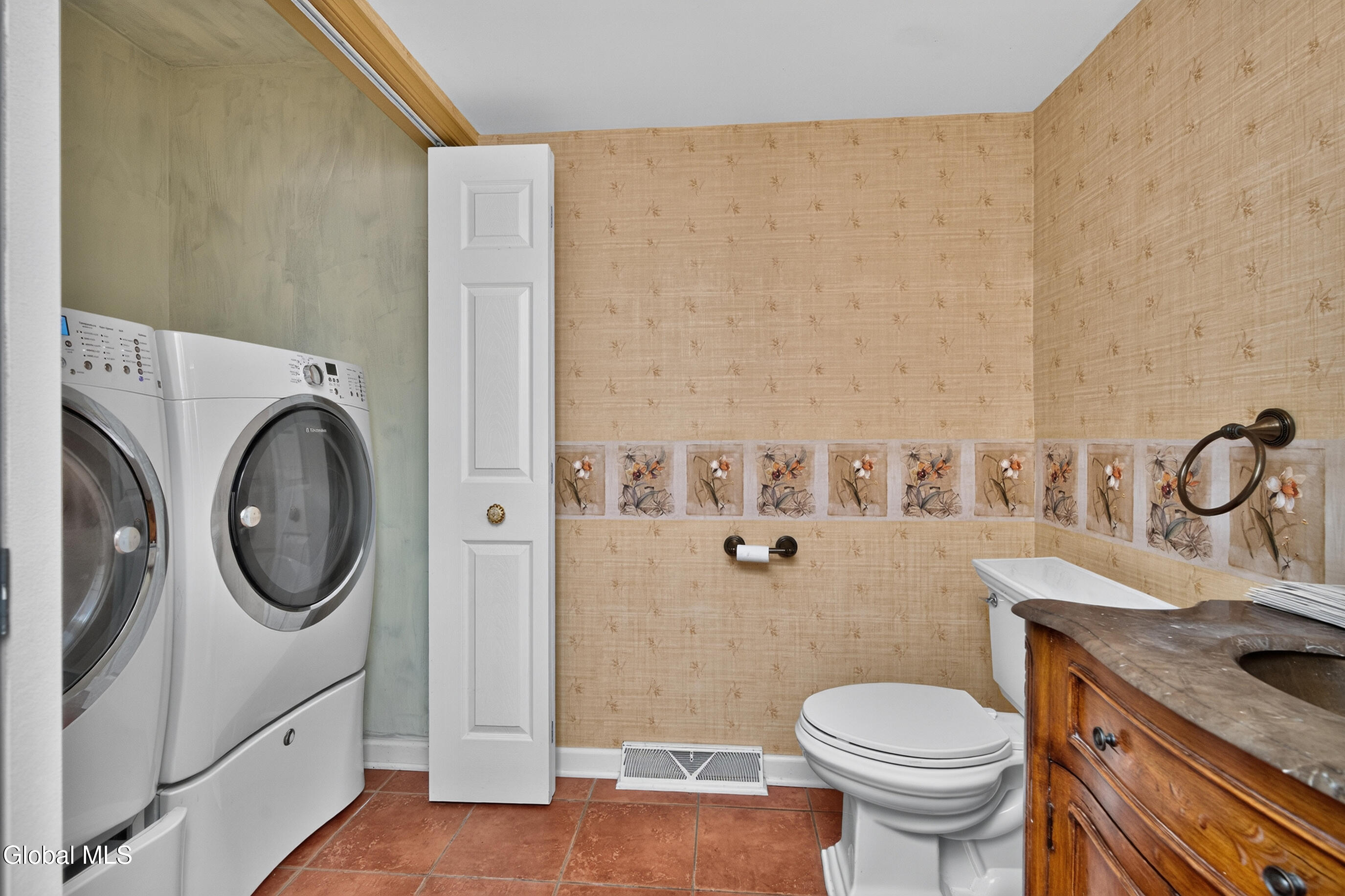 606 Elk Circle Milton NY 12020