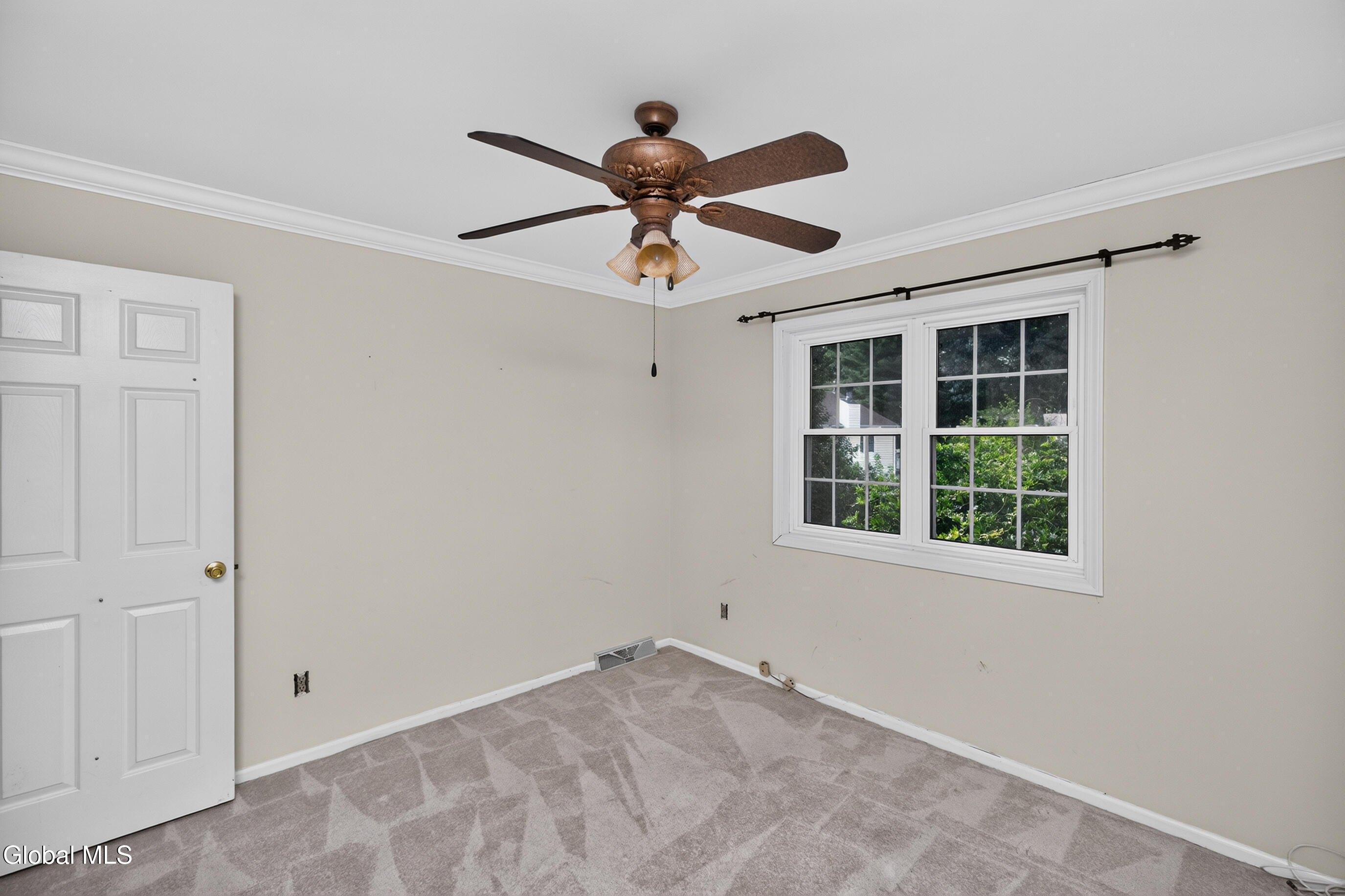 606 Elk Circle Milton NY 12020